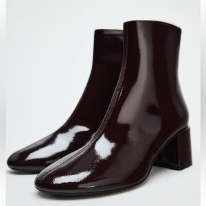 ZARA BURGUNDY FAUX PATENT LEATHER ANKLE BOOTS